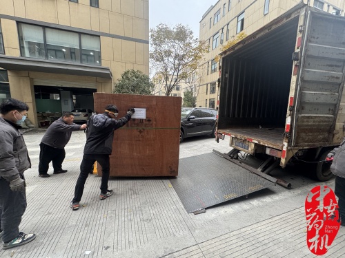 中南藥機：2025年發(fā)貨半自動膠囊填充機至重慶科技大學